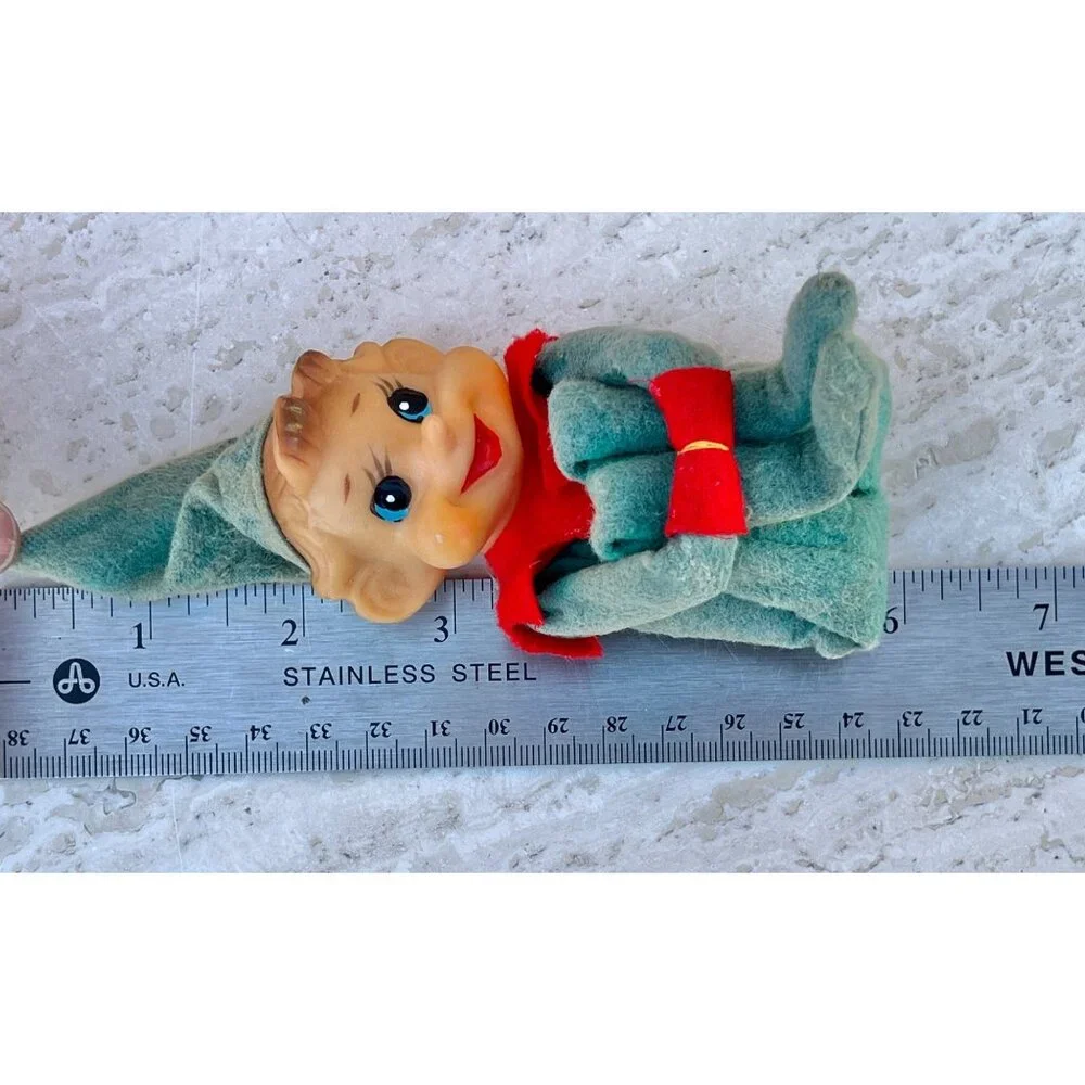 Elf Set Of 2 Knee Huggers Vintage MC Christmas Decor Holidays Gifts
